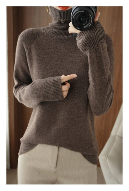 Sort rullekrave sweater i uld til kvinder