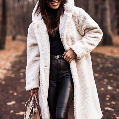 Beige faux fur frakke til kvinder med hætte