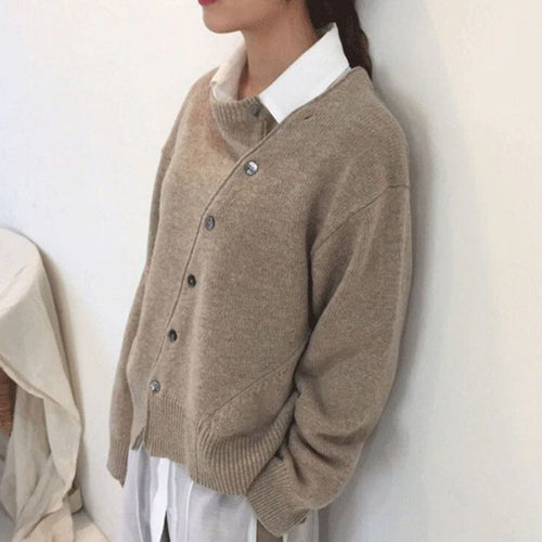 Beige uldcardigan til kvinder med knapper
